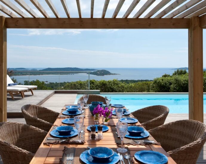 Porto-Vecchio, Villa with Panoramic Sea View, 4 Bedrooms, Pool, Close to the Beach