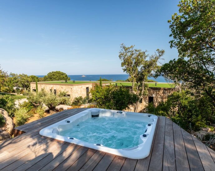 Caramontino, 7 bedroom villa, swimming pool, sea view, beach on foot