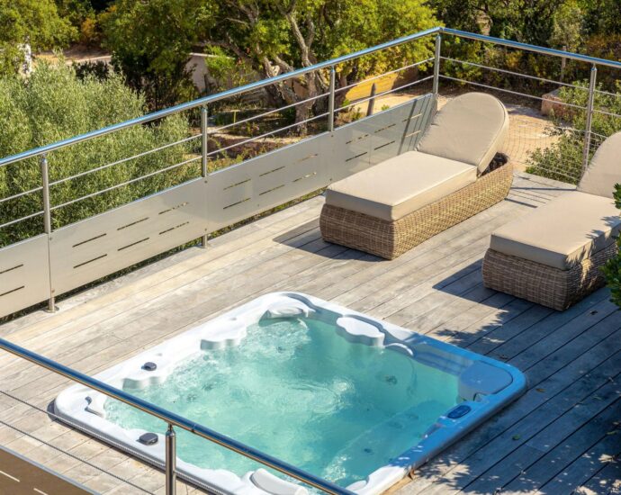 Pianottoli-Caldarello, Villa with Panoramic Sea Views, 7 Bedrooms, Pool, Jacuzzi, Walking Distance to the Beach