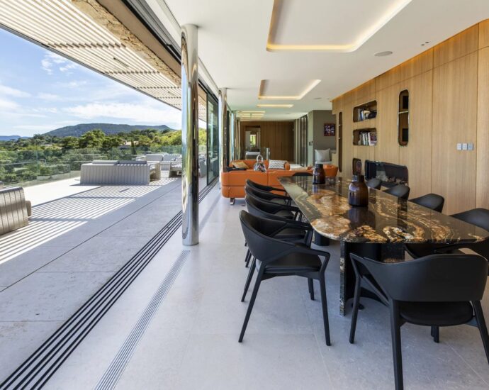 Caramontino, 7 bedroom villa, swimming pool, sea view, beach on foot