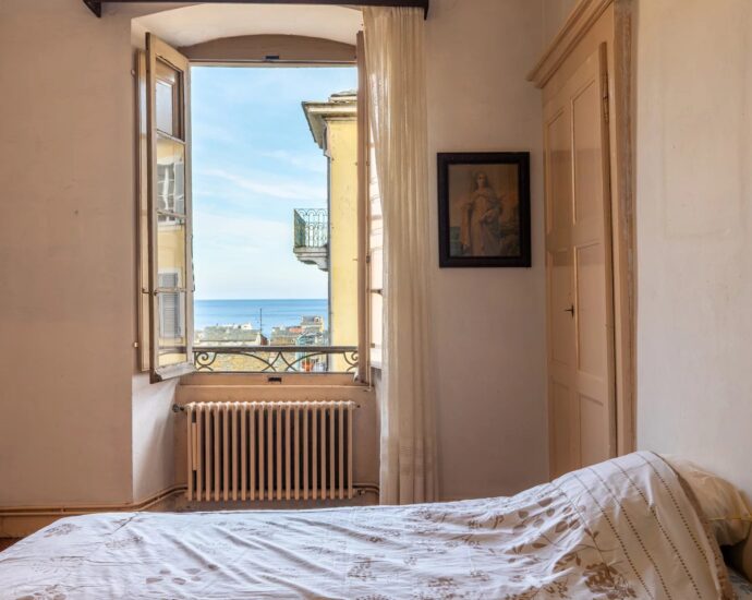 Bastia, Boulevard Paoli, Appartement, 4 chambres, 10 pièces, aperçu mer, proche plages