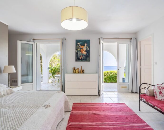 Erbalunga, Villa 6 chambres, pied dans l&rsquo;eau, vue mer panoramique, piscine