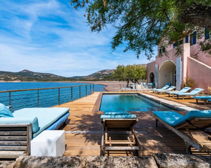 Galéria, Private Estate, Waterfront Villa, 8 Bedrooms, Panoramic Sea View, Heated Pool, Close to Calvi