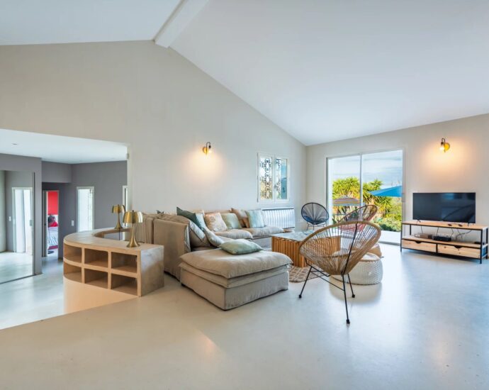 Saint-Florent, Villa vue mer panoramique, 4 chambres, appartement indépendant, piscine à débordement, proche plage