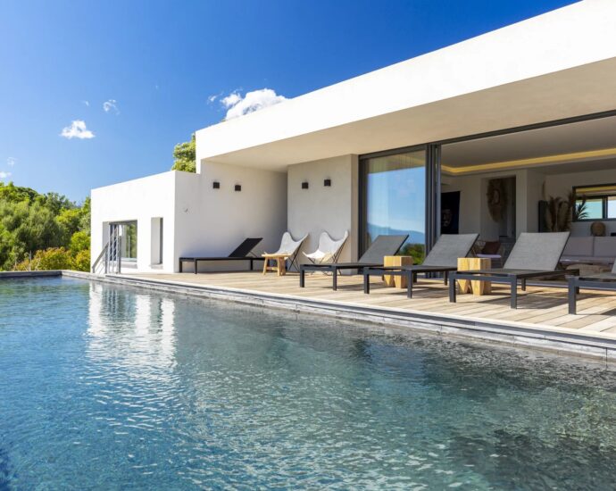 Domaine de Cala Rossa, villa  vue mer, 5 chambres, piscine chauffée, plage à pieds