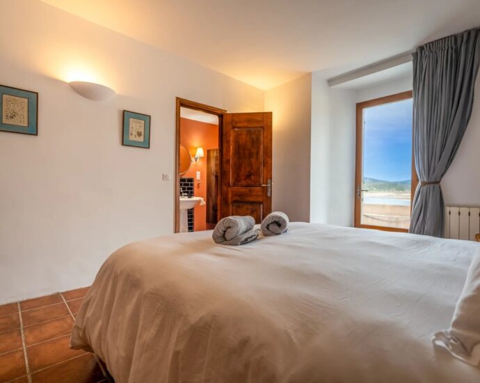 Galéria, Private Estate, Waterfront Villa, 8 Bedrooms, Panoramic Sea View, Heated Pool, Close to Calvi