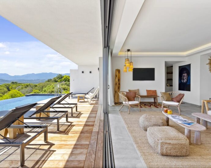 Domaine de Cala Rossa, villa  vue mer, 5 chambres, piscine chauffée, plage à pieds