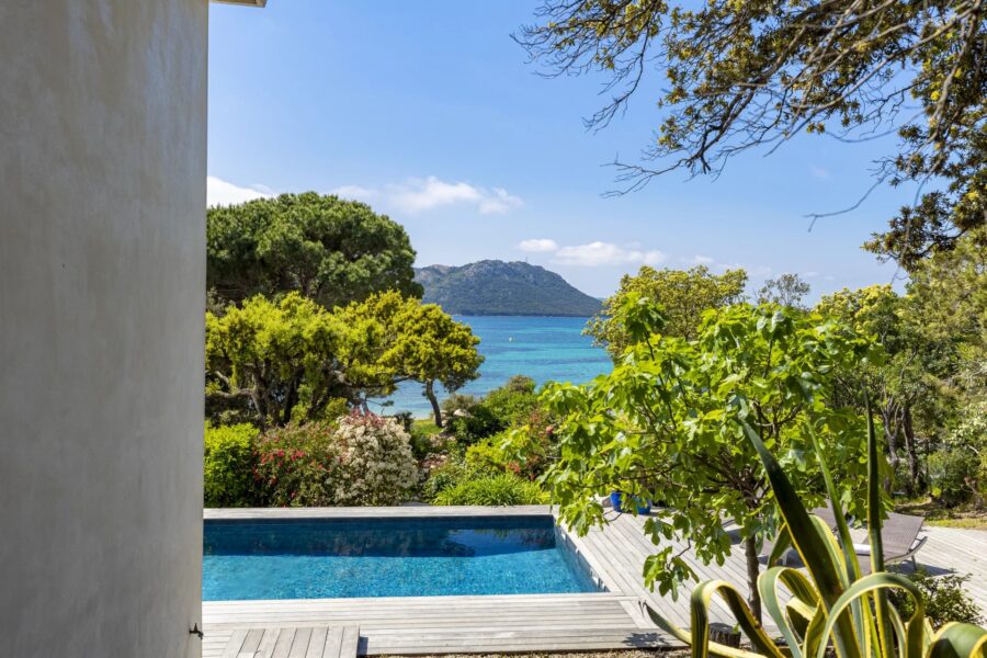 Porto-Vecchio, Domaine de Cala Rossa, villa 6 chambres, piscine et plage à pied, Villa Cala Rossa