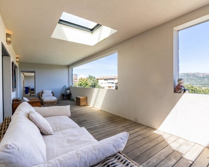 Porto-Vecchio, Appartement en duplex, 5 chambres, vue montagnes, piscine commune