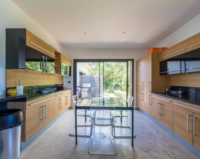 Porto-Vecchio, Golfo di sogno, villa pied dans l&rsquo;eau, 6 chambres, vue mer panoramique, accès mer