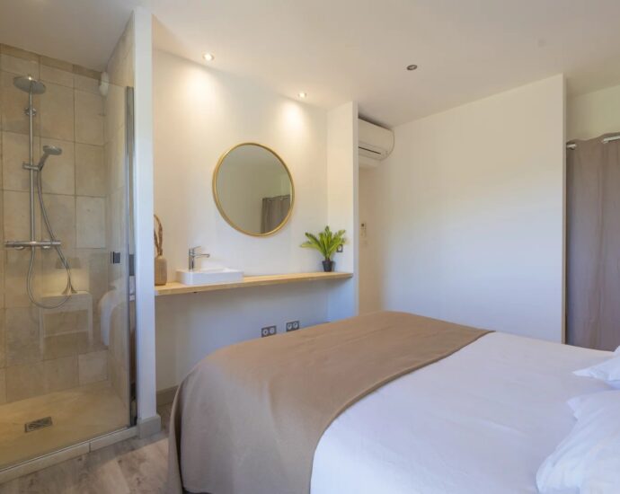 Cala Rossa, Villa avec jardin, 3 chambres, plage à pied