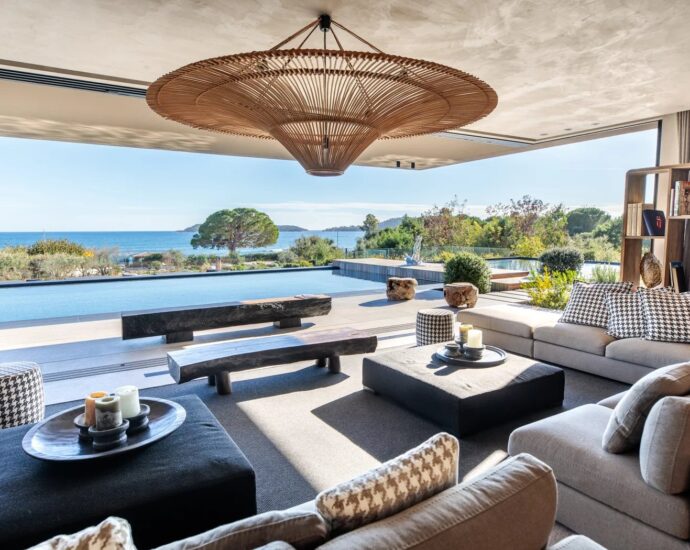 Caramontino, 6 chambres, piscine, pied dans l&rsquo;eau, vue mer