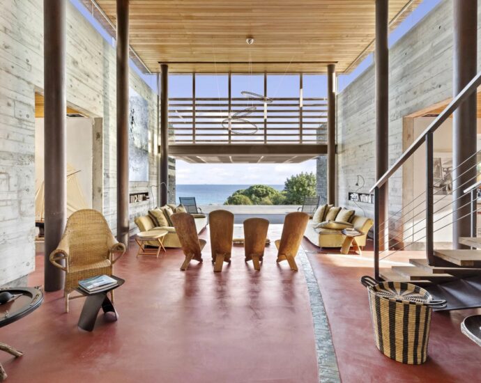 Palombaggia, villa pied dans l&rsquo;eau, 7 chambres, piscine à débordement, vue mer panoramique, plage à pied