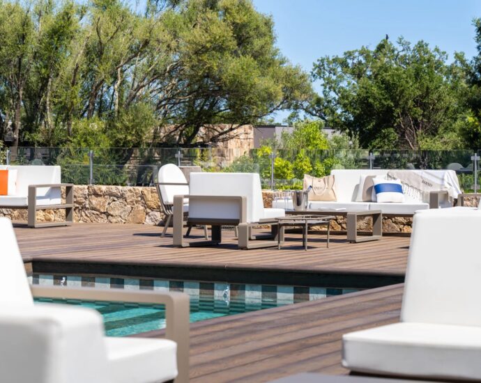 Caramontino, Villa-Hotel with Sea View, 8 Bedrooms with Private Pools, Swimming Pool, Walking Distance to the Beach