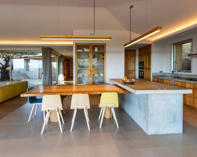 Palombaggia, 6 bedroom villa, swimming pool, sea view, close to the beach