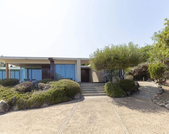 Porto-Vecchio, Santa Giulia, villa d&rsquo;architecte, 4 chambres, piscine, vue mer, proche plage