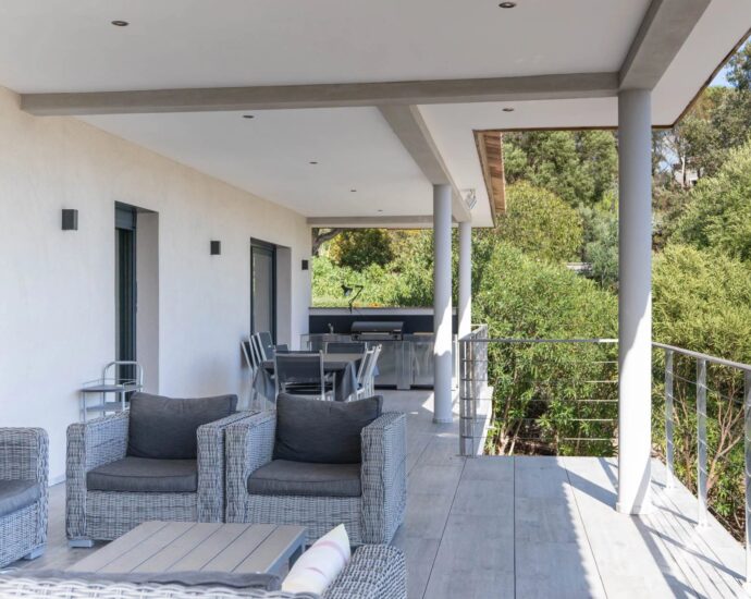 Exclusive Listing, Pinarello, Sea View Villa, 4 Bedrooms, Pool, Walking Distance to the Beach