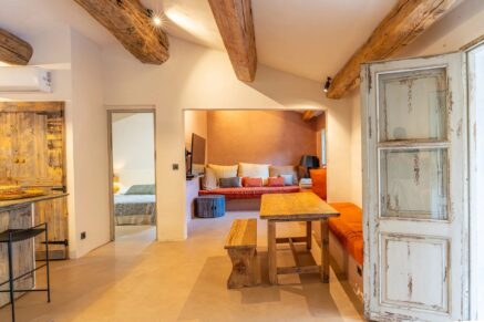 Porto-Vecchio, Piccovaggia, bergerie avec piscine à débordement, 4 chambres, vue dégagée, proche plage de Palombaggia