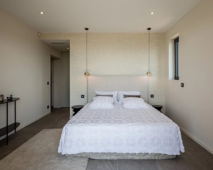 Bonifacio, 6 bedroom villa, panoramic sea view, swimming pool, close to the beach