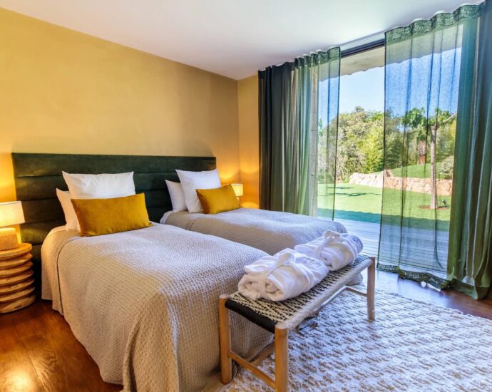 Private domain of Punta d’Arasu, 8 bedroom villa, walking distance to the beach and sea view, Sainte Lucie RL314, Villa Santa Lucia