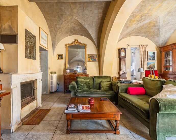 Bastia, centre-ville, maison de maître, 5 chambres, piscine, proche plage