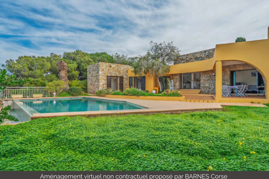 Marine de Davia, 4-bedroom villa with sea view, 100 metres from the beach