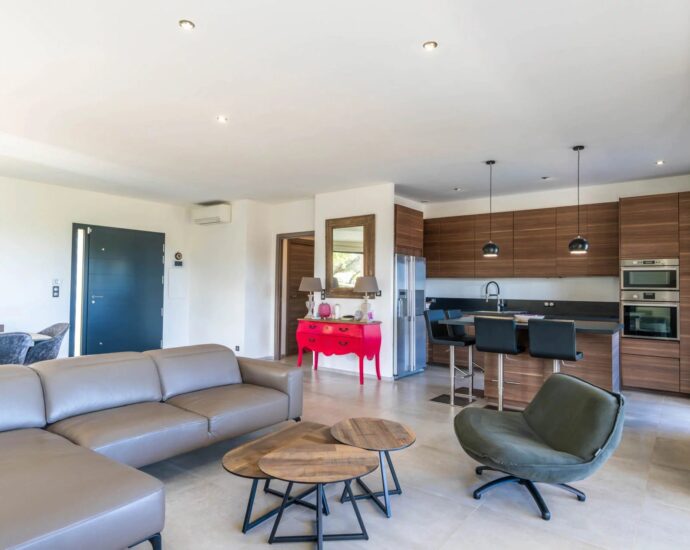 Exclusive Listing, Pinarello, Sea View Villa, 4 Bedrooms, Pool, Walking Distance to the Beach