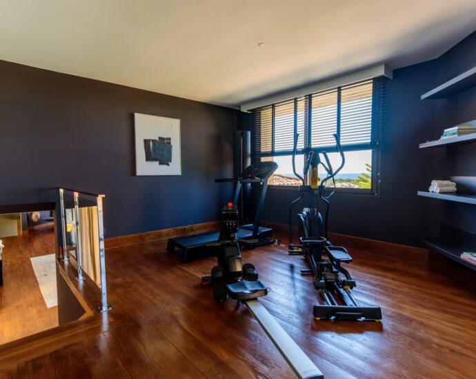 Private domain of Punta d’Arasu, 8 bedroom villa, walking distance to the beach and sea view, Sainte Lucie RL314, Villa Santa Lucia