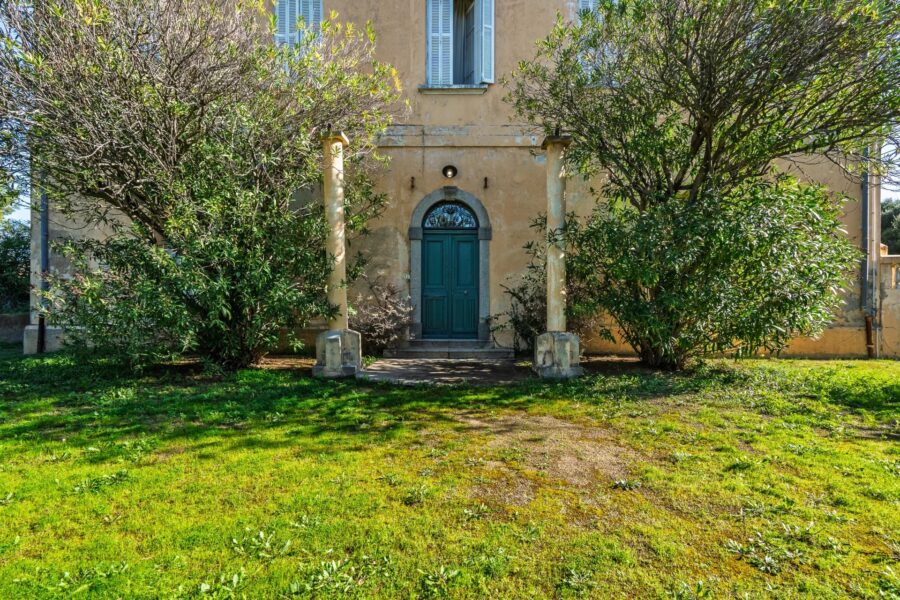 L’Île-Rousse, Town Centre, Manor House to renovate, 10 Bedrooms, Sea view, Walking distance to the beach