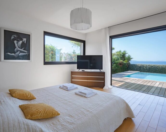 Ajaccio, Route des Sanguinaires, Villa vue mer, 5 Chambres, Piscine, proche plage