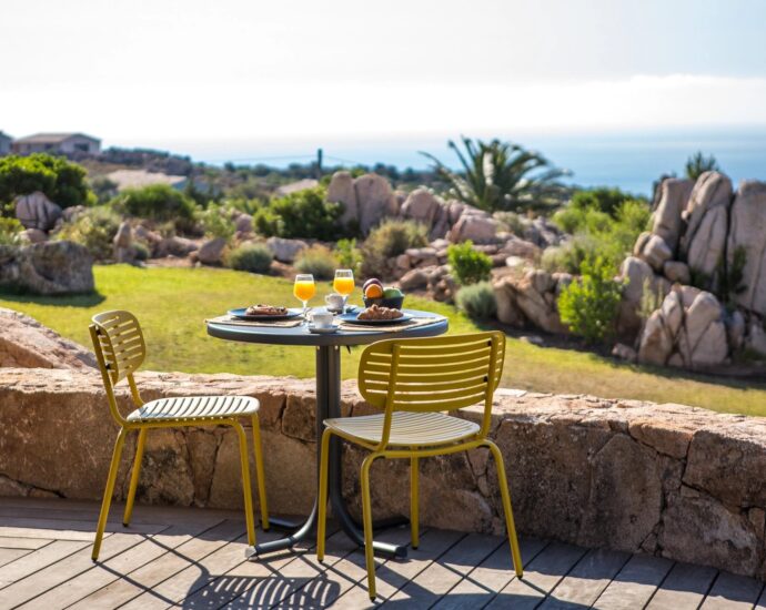 Bonifacio, 6 bedroom villa, panoramic sea view, swimming pool, close to the beach