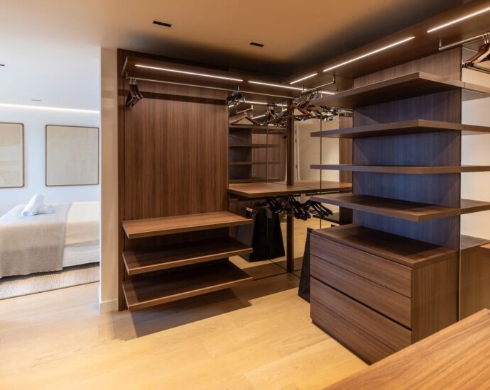 Palombaggia, 6 bedroom villa, swimming pool, panoramic sea view, close to the beach