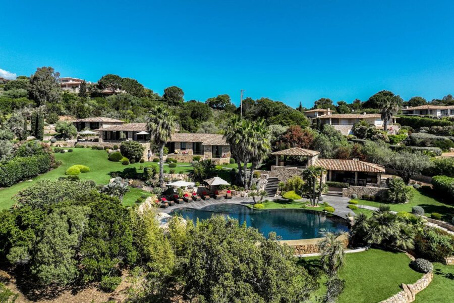 Private domain of Punta d’Arasu, 8 bedroom villa, walking distance to the beach and sea view, Sainte Lucie RL314, Villa Santa Lucia