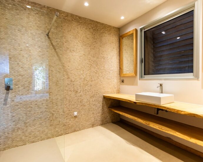 Palombaggia, 6 bedroom villa, swimming pool, sea view, close to the beach