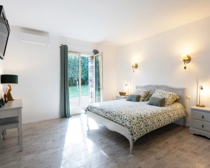 Cap Corse, Sisco, Villa vue montagnes, 5 chambres, piscine, proche plage