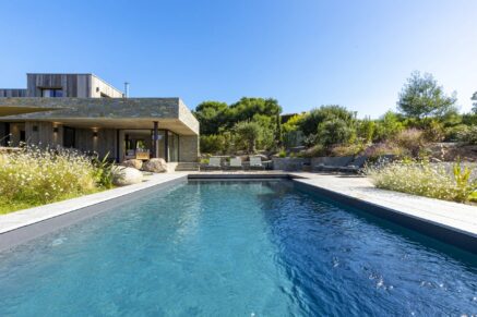 Arasu, villa 4 chambres, piscine chauffée, vue montagnes, proche plage