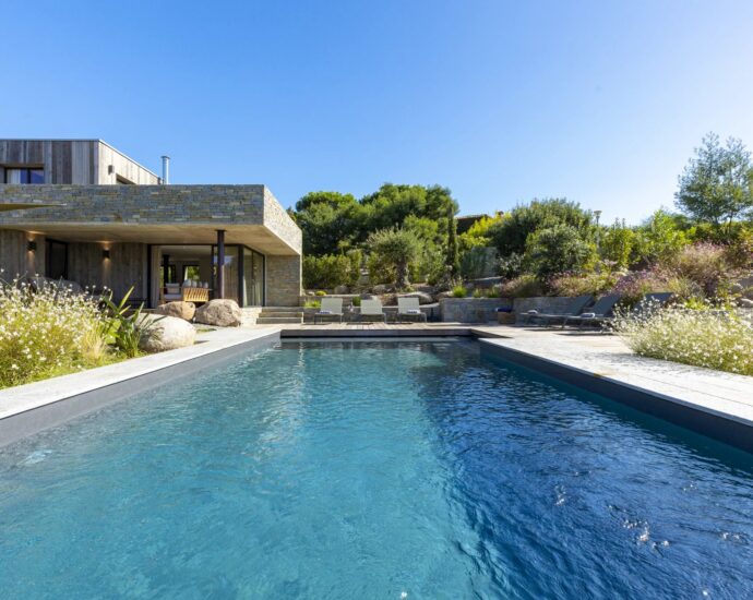 Arasu, villa 4 chambres, piscine chauffée, vue montagnes, proche plage