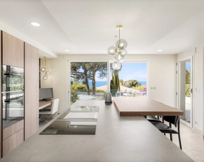 Ajaccio, Route des Sanguinaires, Villa vue mer, 5 chambres, Piscine, Plage à pied