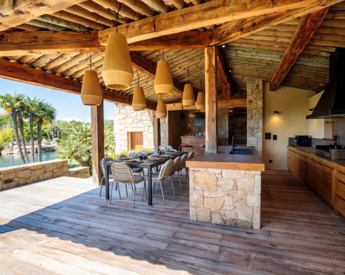 Private domain of Punta d’Arasu, 8 bedroom villa, walking distance to the beach and sea view, Sainte Lucie RL314, Villa Santa Lucia