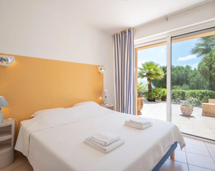 Ajaccio, Route des Sanguinaires, Villa vue mer, 4 Chambres, Piscine, proche plage