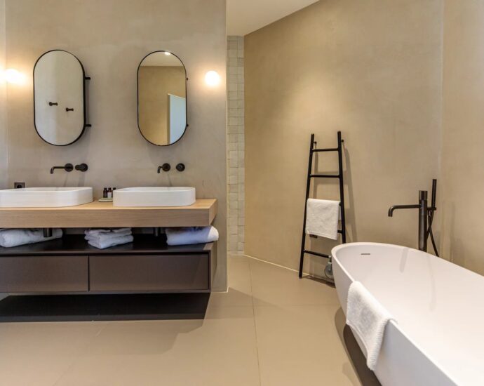 Private domain of Punta d’Arasu, 8 bedroom villa, walking distance to the beach and sea view, Sainte Lucie RL314, Villa Santa Lucia