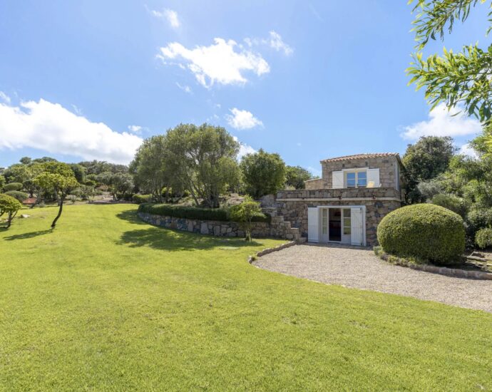 Bonifacio, Piantarella, Panoramic sea view property, 5 bedrooms, heated pool, close to the beach