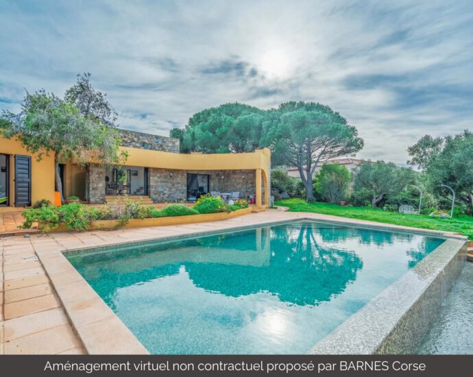 Marine de Davia, 4-bedroom villa with sea view, 100 metres from the beach