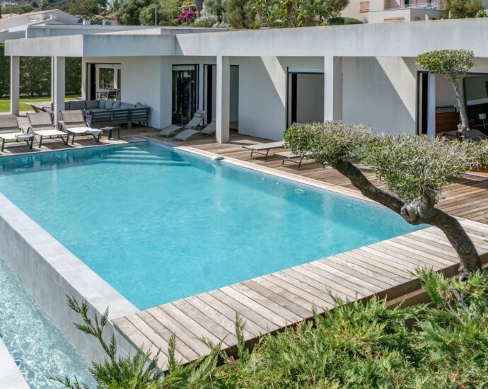 Ajaccio, Route des Sanguinaires, Villa vue mer, 5 Chambres, Piscine, proche plage