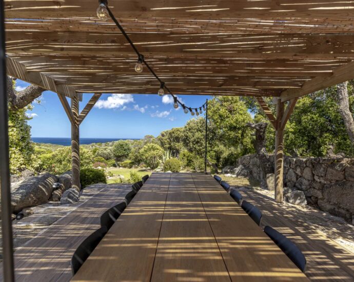 Bonifacio, Piantarella, Panoramic sea view property, 5 bedrooms, heated pool, close to the beach