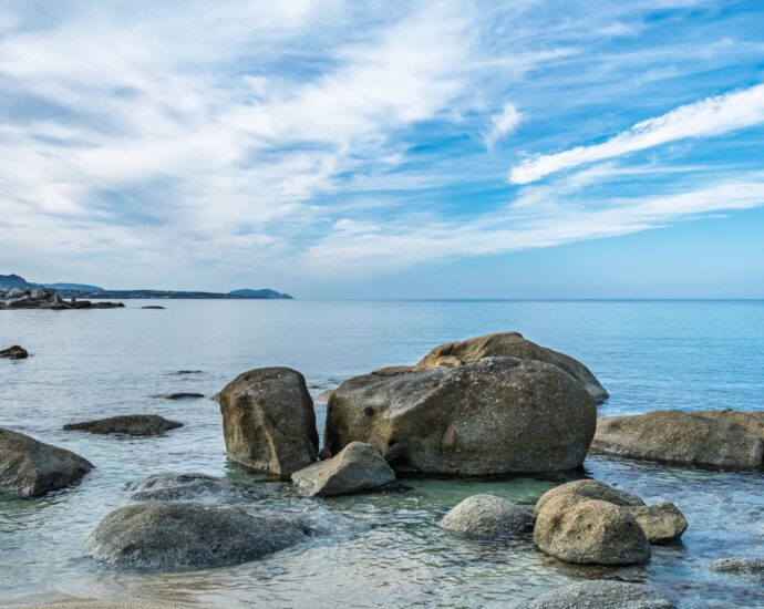 Marine de Davia, 4-bedroom villa with sea view, 100 metres from the beach