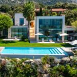 Baie de Calvi, Villa d&rsquo;architecte pour 10 personnes, vue mer panoramique, piscine, proche des plages.