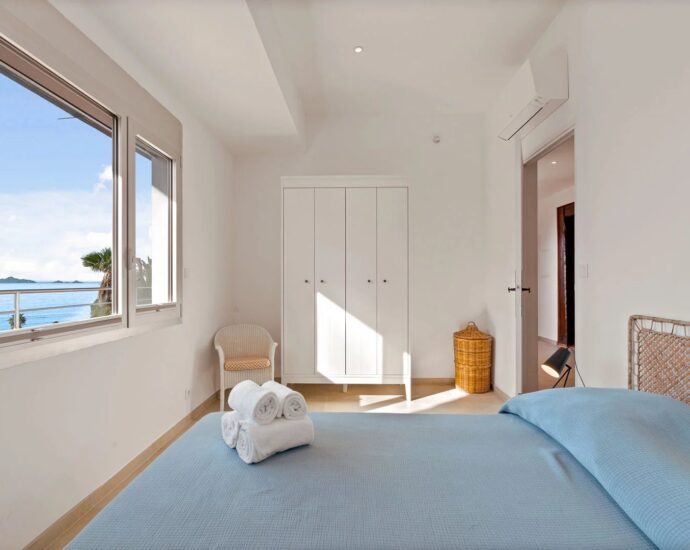 Ajaccio, Route des Sanguinaires, Villa vue mer, 5 chambres, Piscine, plage à pied