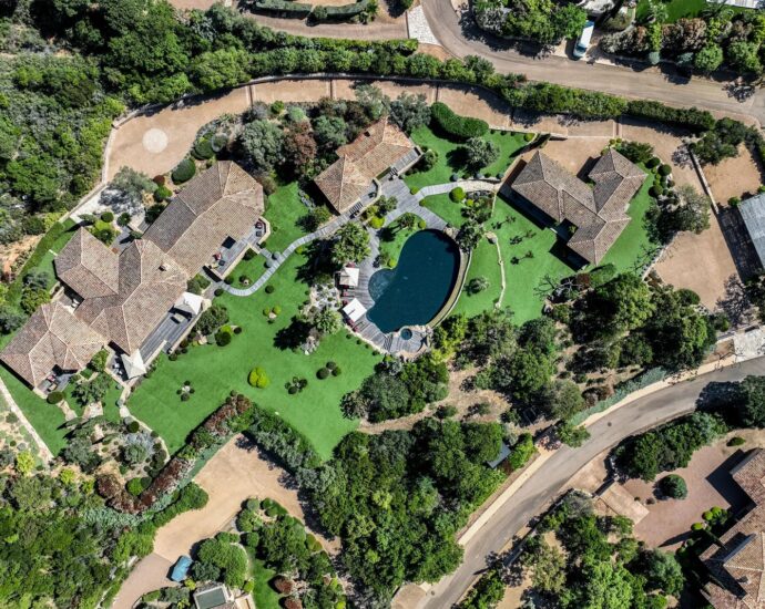 Private domain of Punta d’Arasu, 8 bedroom villa, walking distance to the beach and sea view, Sainte Lucie RL314, Villa Santa Lucia