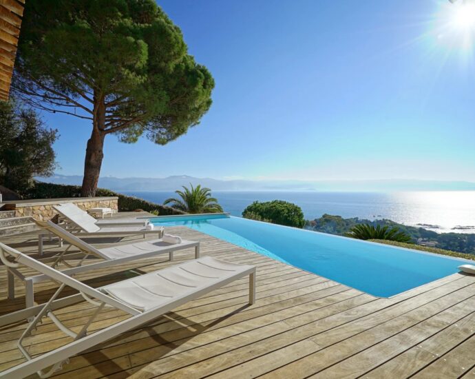 Ajaccio, Route des Sanguinaires, Villa vue mer, 4 Chambres, Piscine, proche plage